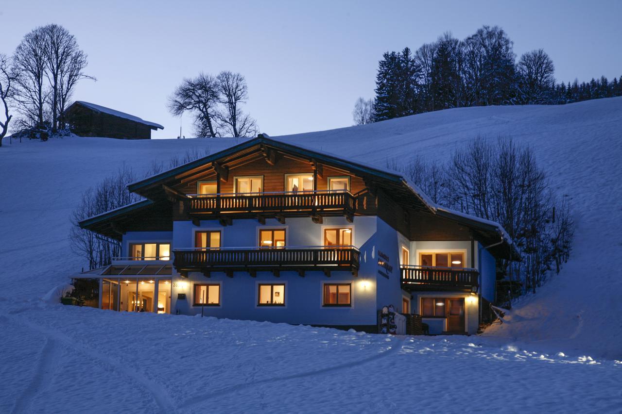 Saalbach Apartments Landhaus Bernkogel - Ski In Ski Out Eksteriør bilde